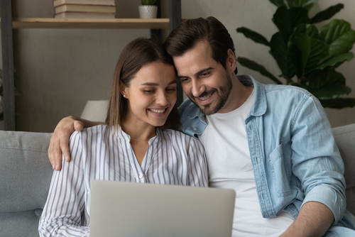 נישואי יוטה: איך מתחתנים אזרחית בלי לצאת מהבית, והאם ההליך מוכר בישראל?