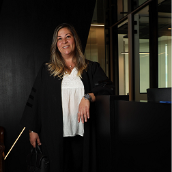 ���� ���� ����`